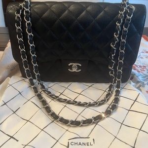 Chanel jumbo flap in excellent condition